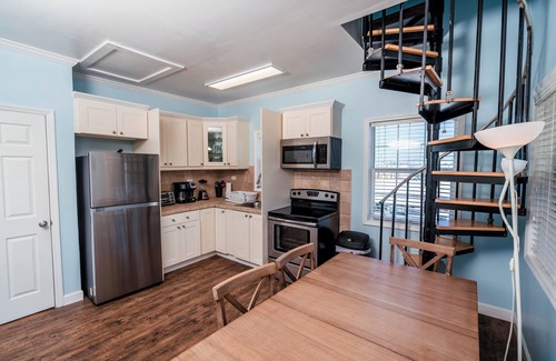 Spanish Wells House | Yellow Tail cottage with FREE Golf Cart