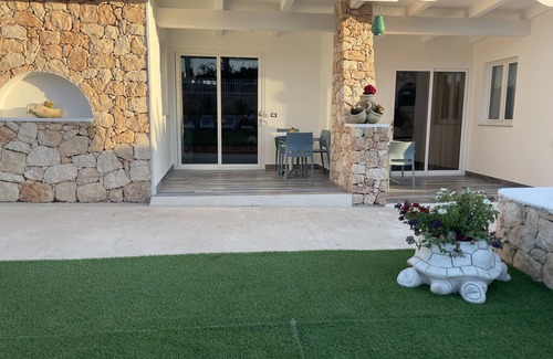 Lampedusa Villa | yellow villa in lampedusa