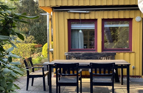 Rehburg-Loccum House | Yellow wooden house near Mardorf on the Steinhuder Meer