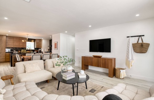 Desert Park Estates House | Yellowjacket by AvantStay | Entertainer’s Yard | 10min to Downtown