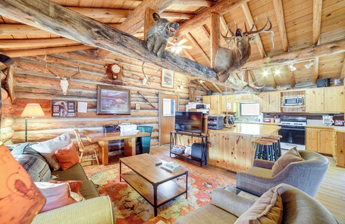 Big Sky Cottage | Yellowstone Cabin Getaway Near National Park