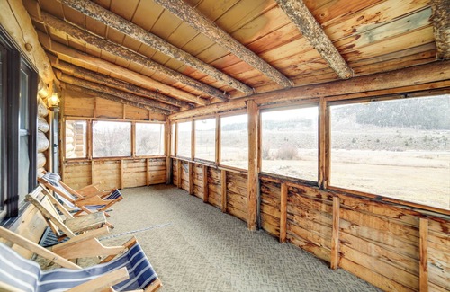 Big Sky Cottage | Yellowstone Cabin Getaway Near National Park