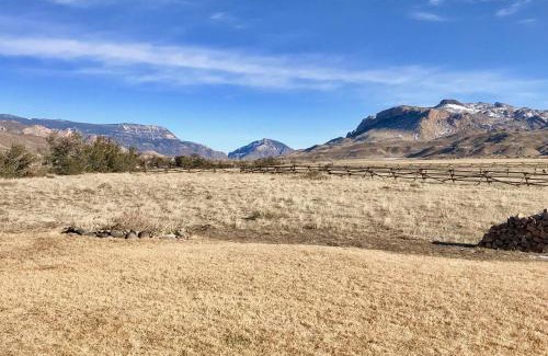 Cody Hotel | Yellowstone Cutthroat Guest Ranch