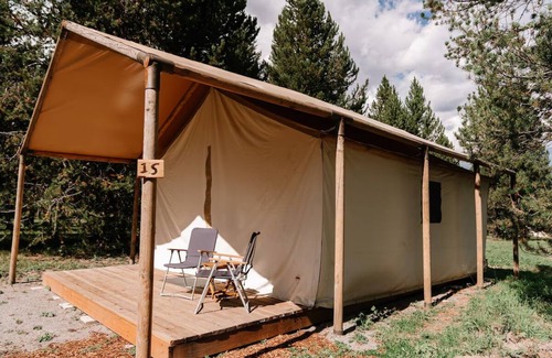 Island Park House | Yellowstone Family Safari Tent, sleeps 7 w/1 king