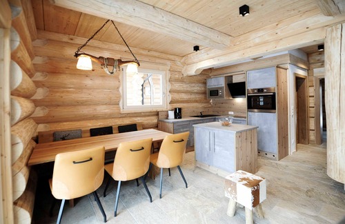 Pfunds House | Yellowstone Lodge - Summit Lodges - Natural Retreat Pfunds