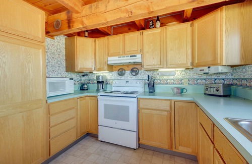 Pray Cabin | Yellowstone Lodge w/Game Room & Panoramic Views
