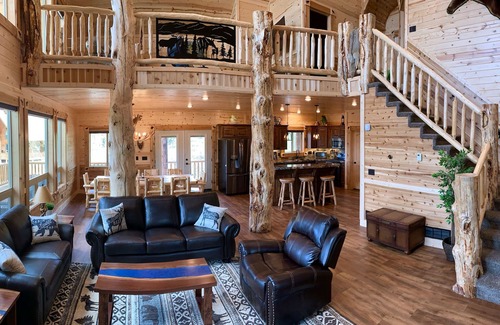 Island Park Cabin | Yellowstone Moose Lodge-10Miles2YNP+Hottub+Wifi+AC