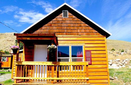Gardiner House | Yellowstone's Treasure Cabins