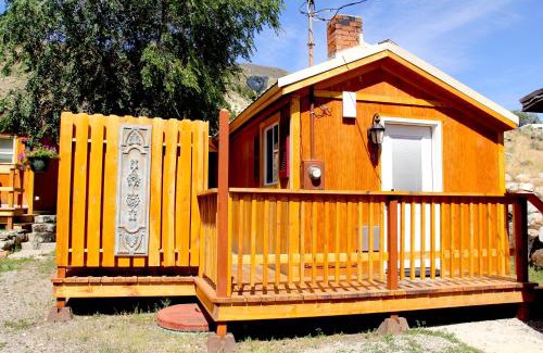 Gardiner House | Yellowstone's Treasure Cabins