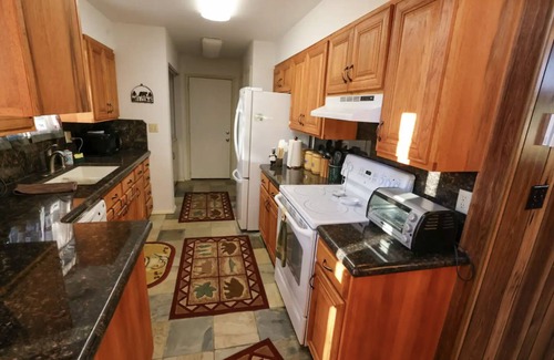 Island Park Cabin | Yellowstone Sunset Lodge+Hotub+AC+WiFI+20 mins to Yellowstone's West Gate
