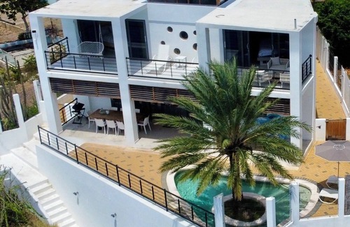 Lagun Villa | Yemaya Villa Curaçao @Lagun -Oceanfront-pool-Wifi + With Private access to sea!