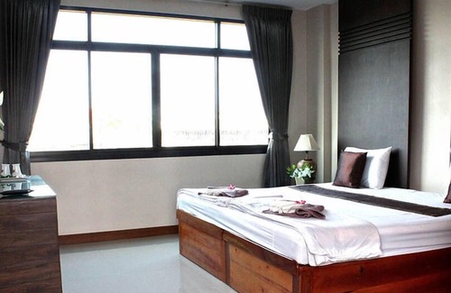 Chachoengsao Hotel | Yenjit Resort