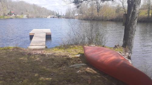 Frontenac House | Yeomans Cottage on the Water!