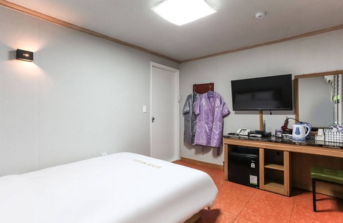 Jeongok Hotel | Yeoncheon Hole in One