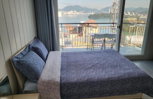 Dolsan-eup House | Yeosu Blooming Pension