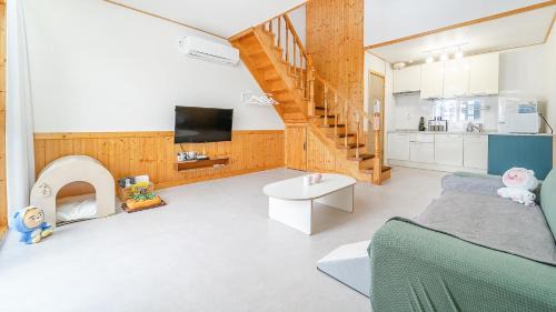 Dolsan-eup House | Yeosu Dangdangi Dog Family Pension Gold