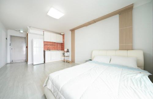 Dolsan-eup House | Yeosu Dream Green Pet-friendly Pension