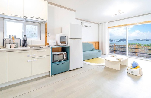 Dolsan-eup House | Yeosu Hi Mom Kids Family Pension Gold