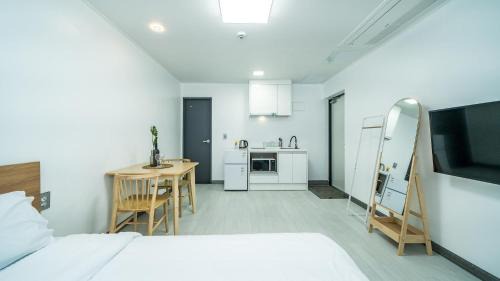 Yeosu House | Yeosu Nangmanstay pension