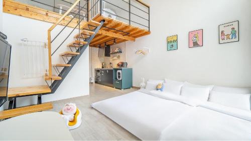 Musilmok House | Yeosu Sea&Blue Family Pension