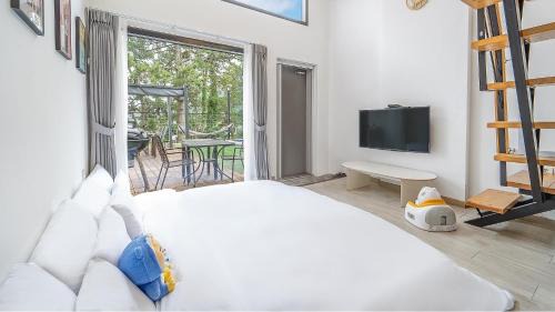 Musilmok House | Yeosu Sea&Blue Family Pension