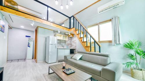 Kamdo House | Yeosu the Haru Pension