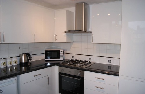 Yeovil Apartment | Yeovil Town Centre- Large 2 Bedroom Apartment