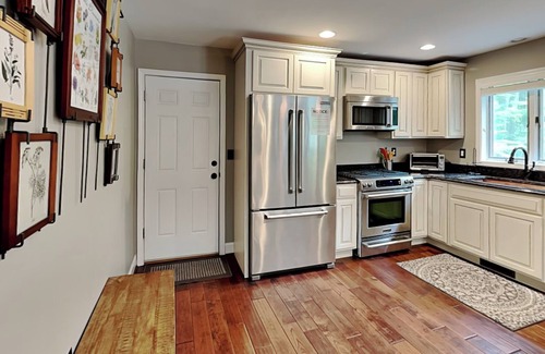 Blakeslee House | Yes Deer | Hot Tub, Near Local Fun!