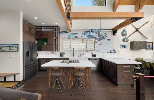 Snoqualmie Pass Ski Chalet | YETI Chalet - Winter & Summer Vacation Rental Home