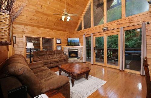 Black Bear Falls House | Yeti Lodge by Avada Properties