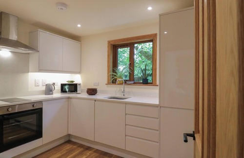 Dartford Cottage | YEW TREE COTTAGE, family friendly, with pool in Dartford