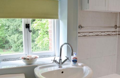 Liphook House | Yew Tree Cottage