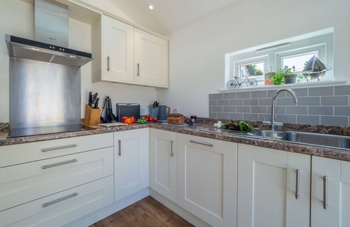 Westleton Apartment | Yew Tree Cottage is a modern eco-cottage