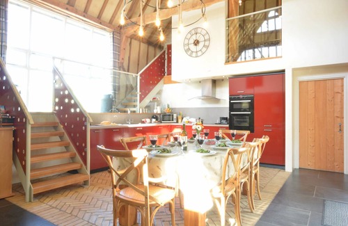Woodbridge House | YEW TREE FARM BARN, WORLINGWORTH, pet friendly in Framlingham