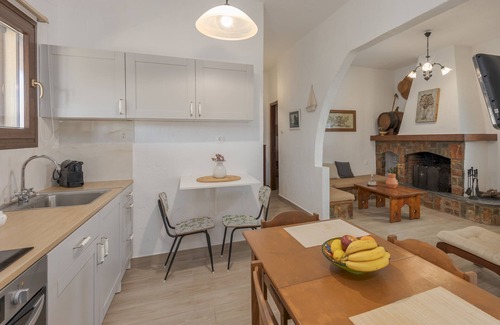 Agkisaras Apartment | Yialos Ammos Seaside Residence by Estia