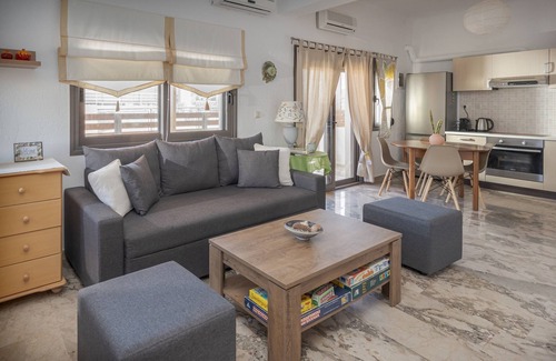 Agkisaras Apartment | Yialos Cohili Seaside Residence by Estia