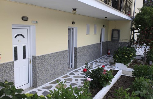 Troulos Apartment | Yiannis Studios
