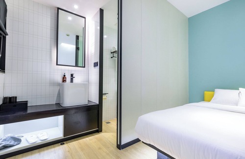 Hong Kou Hotel | yibaijiudianjiangwandian