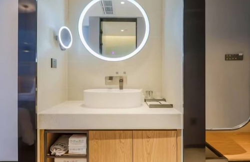 Donghu Qu Hotel | Yifeng hotel