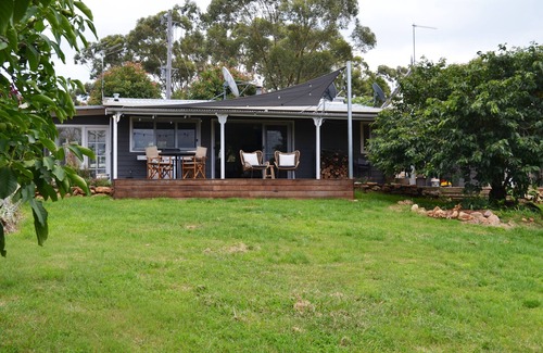 Glen Davis Cottage | Yilawura - A stylish country cottage on 125 acres