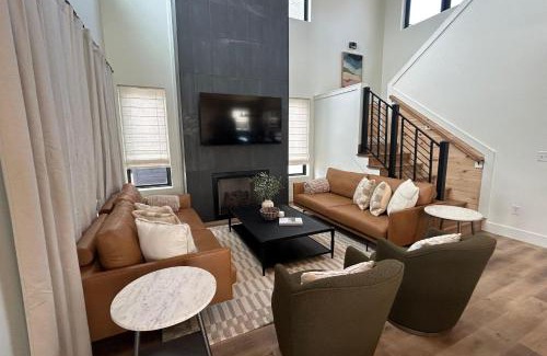 Sevierville House | Ying at Reedmont