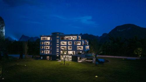 Ten Mile Gallery Hotel | YINGMAN HOTEL