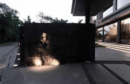 Ten Mile Gallery Hotel | YINGMAN HOTEL