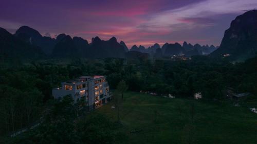 Ten Mile Gallery Hotel | YINGMAN HOTEL