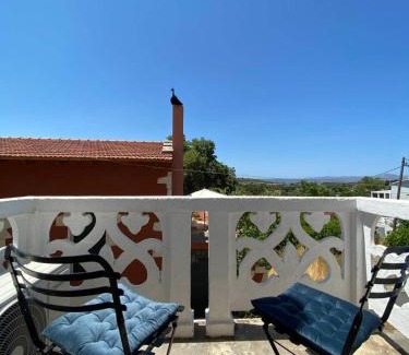 Vamos House | Yioklima - Renovated Neoclassical House with two bedrooms