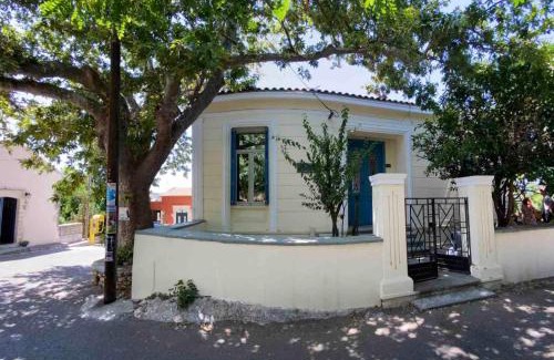Vamos House | Yioklima - Renovated Neoclassical House with two bedrooms