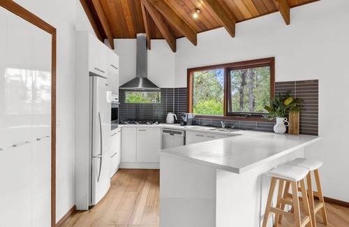 Aireys Inlet House | Yirrip House - Nestled on the edge of National Park