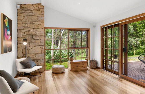Aireys Inlet House | Yirrip House - Nestled on the edge of National Park