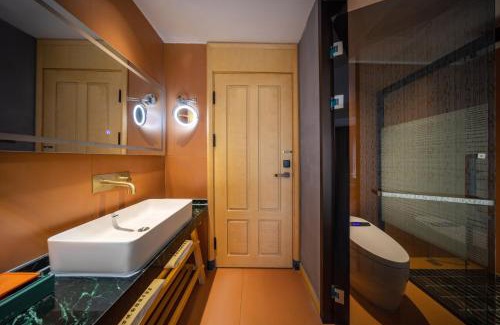 Yiwu Hotel | Yiwu WanYue International Holiday Inn
