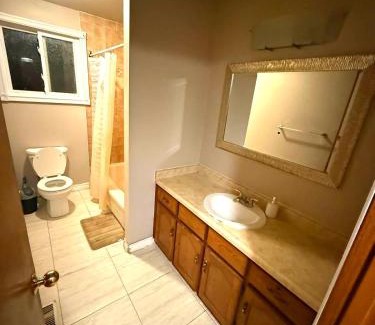 Township of Woolwich House | YKF Airport Home-FREE FAST WIFI-FREE PARKING